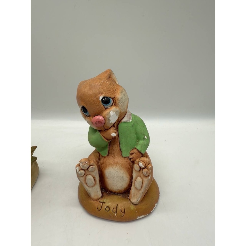 Lot of 4 handmade Moorcraft figures of two bunnies of a girl and a boy farmers - Picture 11 of 16
